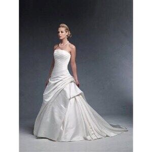 Mon Cheri Wedding Gown J1960
